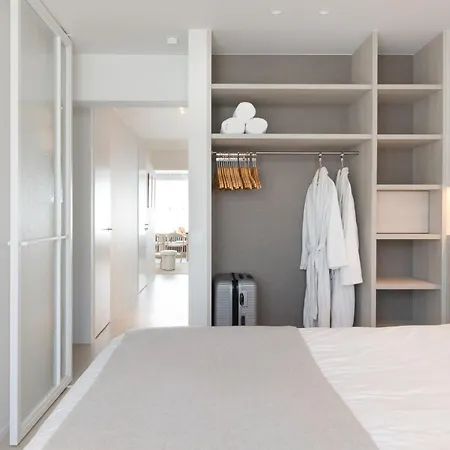 Designappartement Met Zijdelings Zicht Op Zee